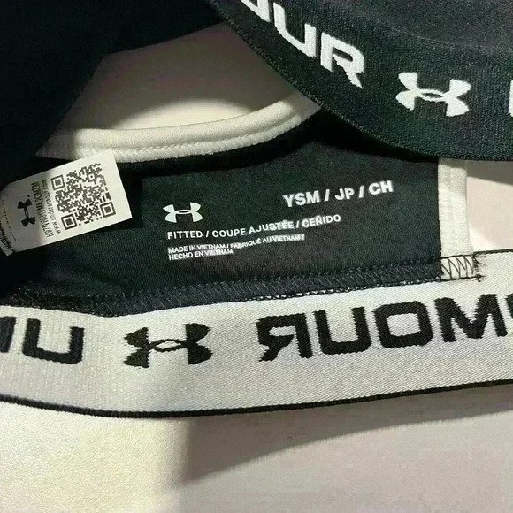 Under‎ Armour Girls' Crossback Sports Bra in Black - Size Small - Picture 5 of 6